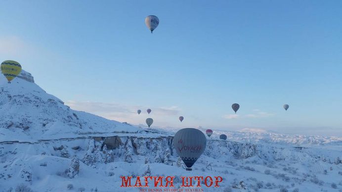Фотообои Воздушные шары над снегом Артикул nfi_02119