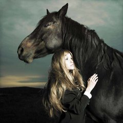 Фотообои Девушка и лошадь Артикул 5489