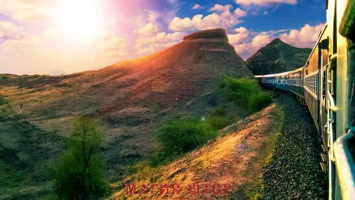 Фотообои Поезд между горами Артикул nfi_02434