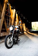 Фотообои Мотоцикл в тоннеле Артикул nus_11548