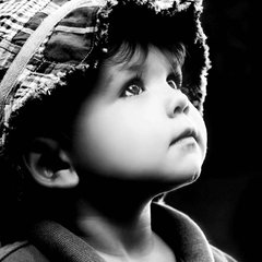 Фотообои Мальчик в панаме Артикул 2648
