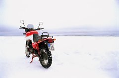 Фотообои Мотоцикл на снегу Артикул nfi_02604