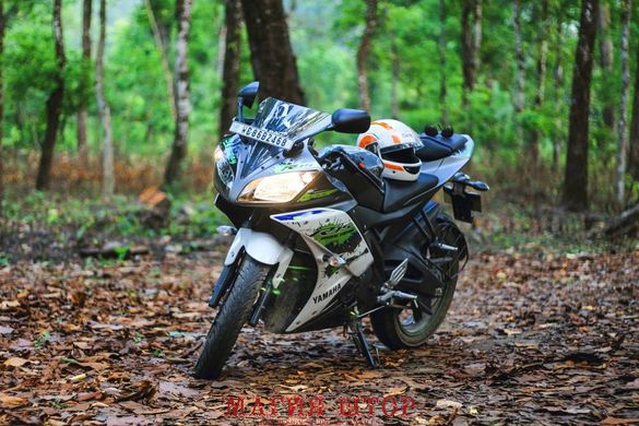 Фотообои Мотоцикл в лесу Артикул nfi_02636