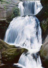 Фотообои Каскадный водопад в горах Артикул 0326