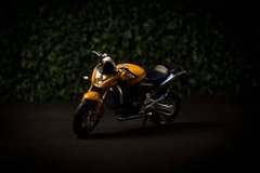 Фотообои Желтый мотоцикл Артикул nfi_02606
