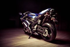 Фотообои Мотоцикл в гараже Артикул nfi_02592