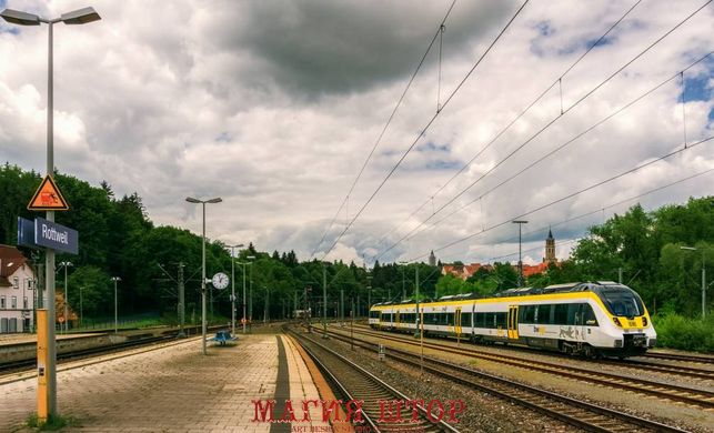 Фотообои Поезд на станции Артикул nfi_02427