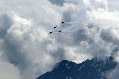 Фотообои Четыре самолета над горами Артикул nfi_02716