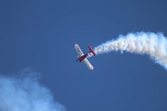Фотообои Самолет и много дыма Артикул nfi_02713
