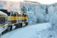 Фотообои Поезд в снежном лесу Артикул nfi_02365